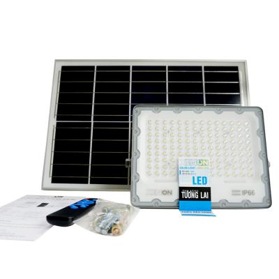 Đèn pha năng lượng mặt trời 200w Xenon Deluxe DL 200W chính hãng, bảo hành 3 năm