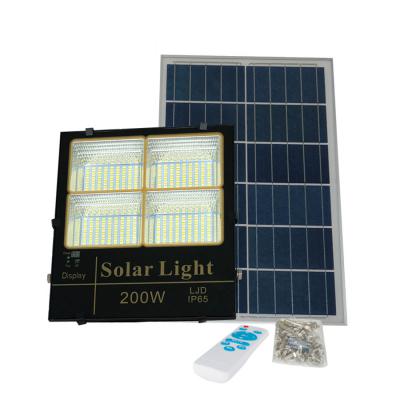 Đèn pha năng lượng 3 màu Roiled B3M200W | thế hệ mới, bán chạy