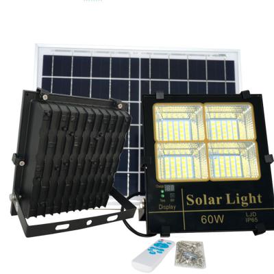 Đèn pha 3 màu năng lượng Roiled B3M60W | tiện lợi rẻ tiền, bao xài 2 năm