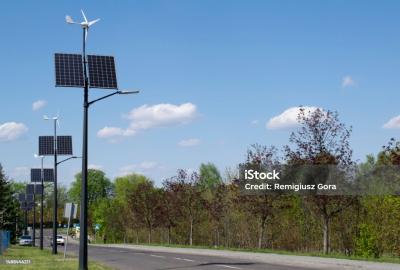 Phân Biệt Đèn Năng Lượng Mặt Trời Công Suất Lớn Và Đèn Gia Đình: Chọn Đúng Mục Đích Sử Dụng