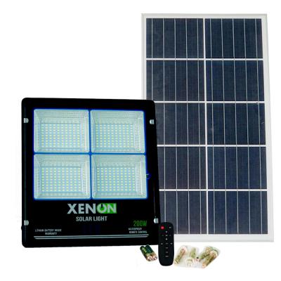 Đèn pha năng lượng mặt trời 200w |cao cấp, chiếu sáng tối đa 20 tiếng