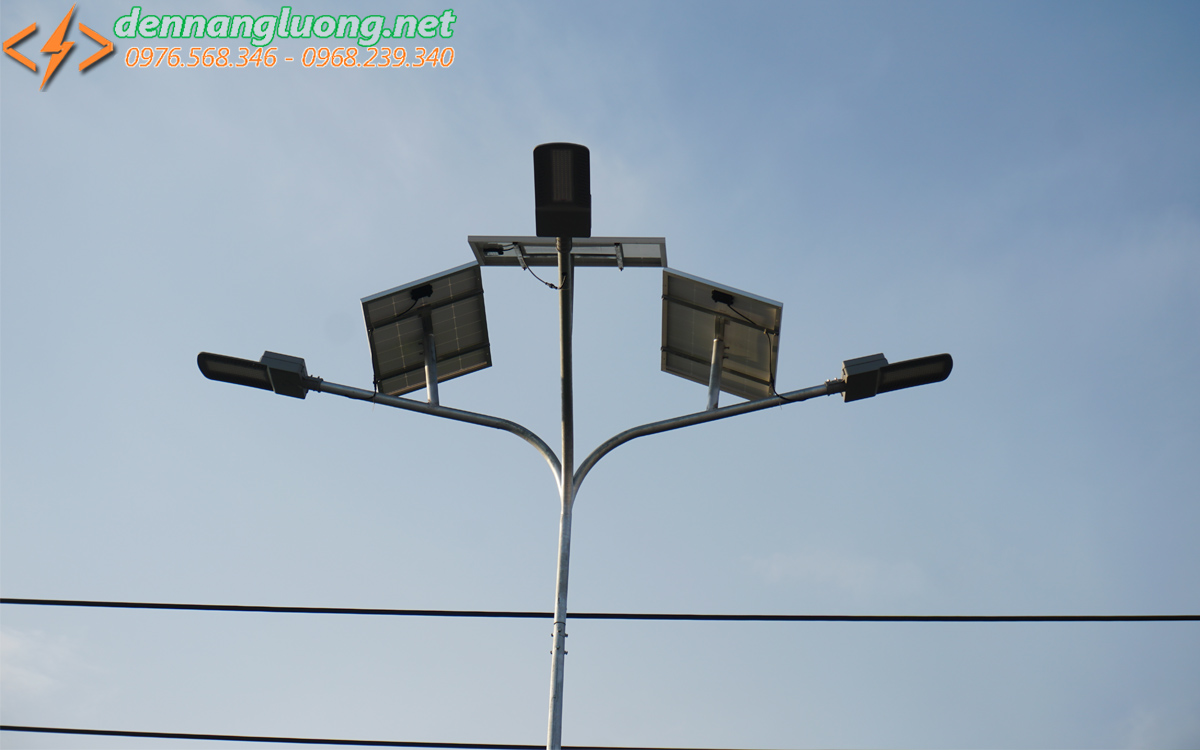 Đèn đường công trình năng lượng mặt trời 100W cao cáp Philips RLCT-100W