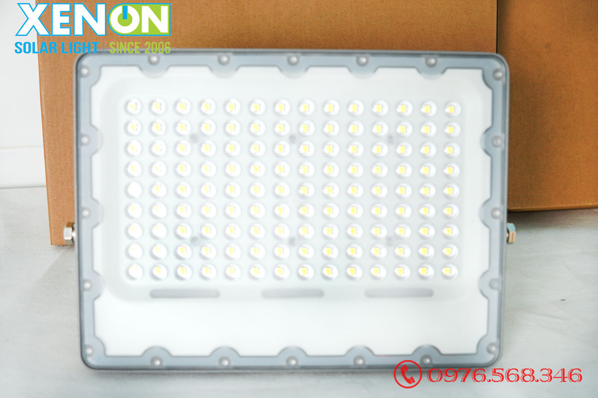 Đèn pha led năng lượng mặt trời Xenon