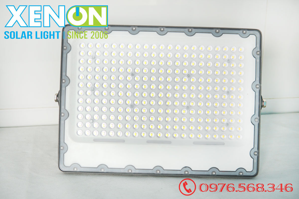 Đèn pha led năng lượng mặt trời Xenon