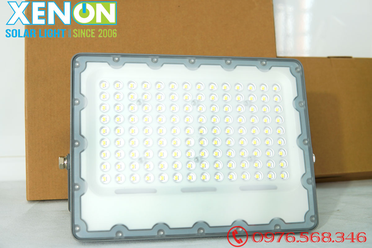 Đèn pha led năng lượng mặt trời Xenon