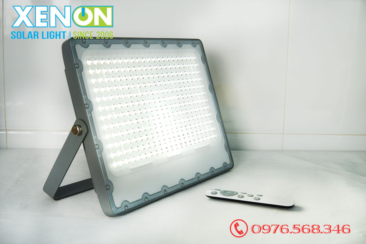 Đèn pha led năng lượng mặt trời Xenon