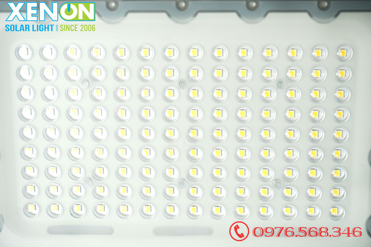 Đèn pha led năng lượng mặt trời Xenon