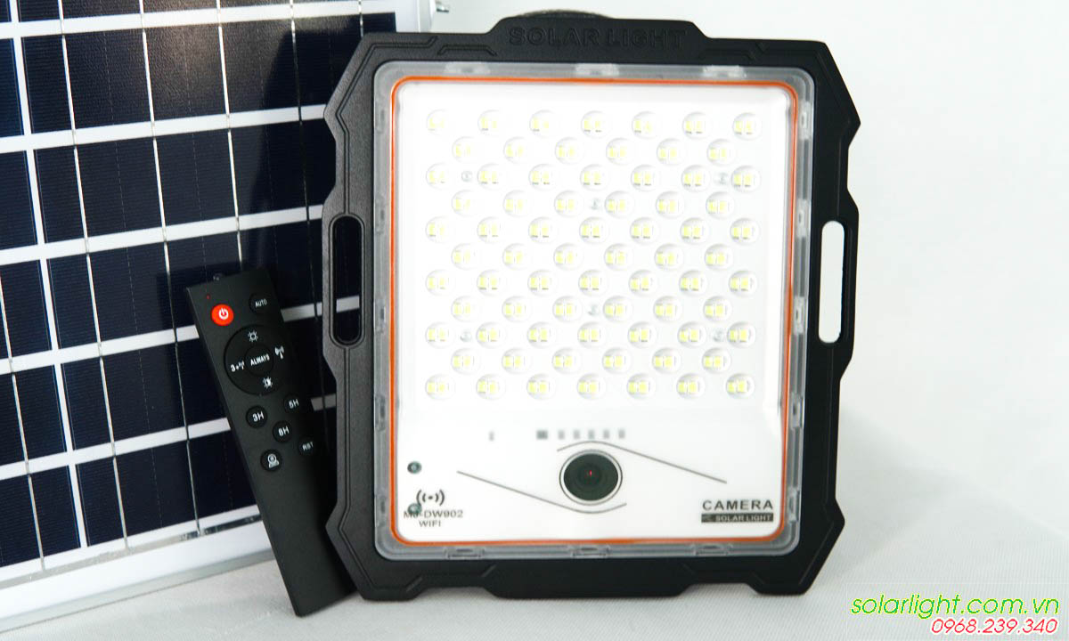 Đèn pha led năng lượng mặt trời kết hợp camera